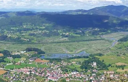 Caserio Ea アパート エア