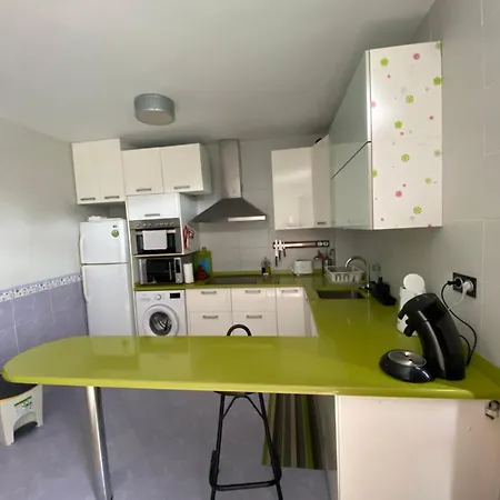 Caserio Ea アパート エア